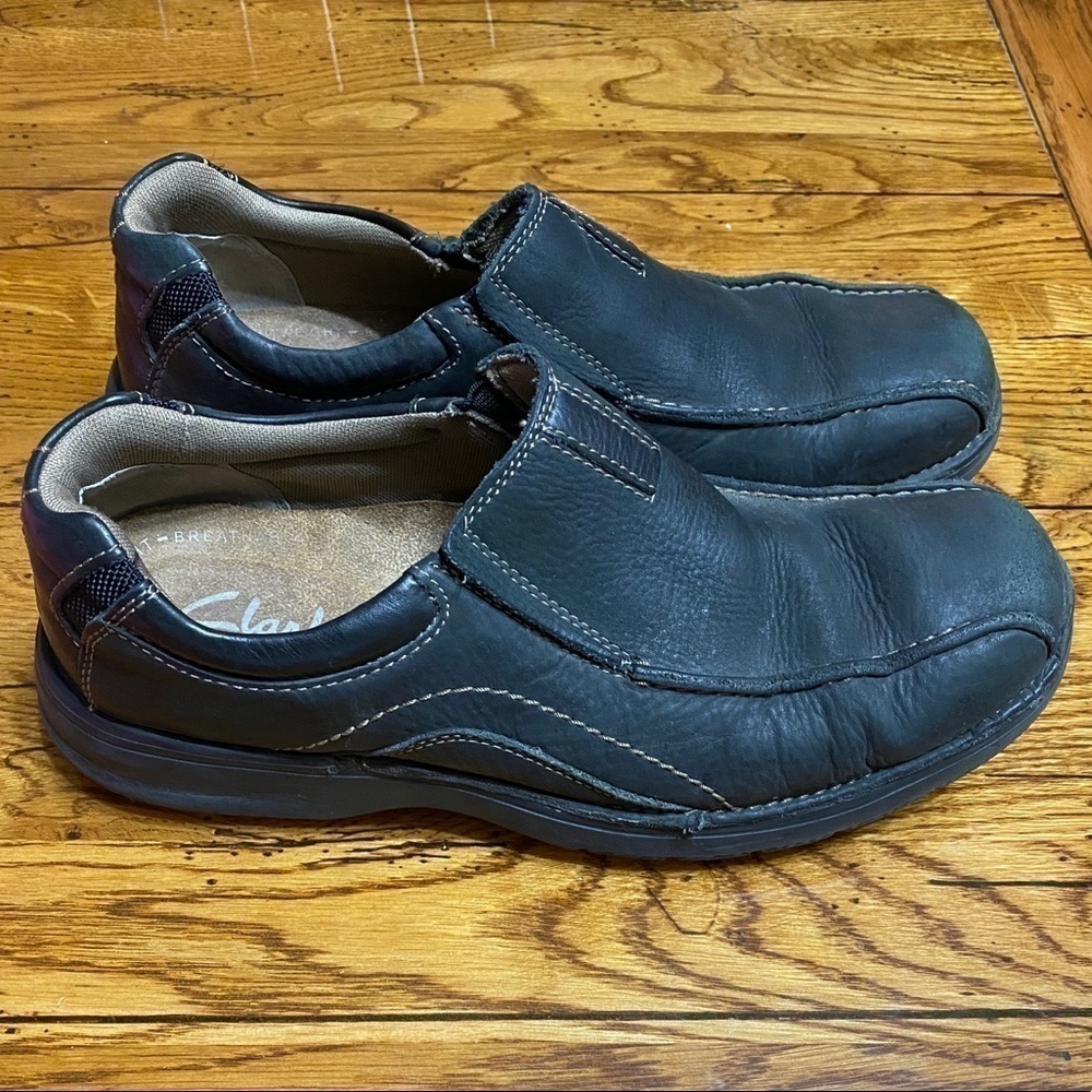 clark Men’s Slip On Black Shoes. Size 10.